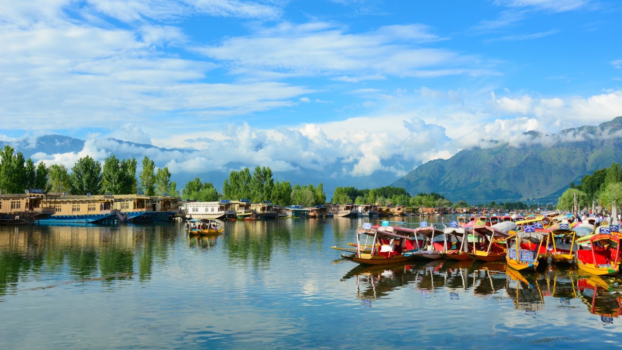 Dal Lake - Jewel of Srinagar, Kashmir